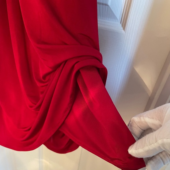 ❤️BCBG MAXAZRIA SZ: S ❤️RED DRESS W/WING SLEEVE - Picture 3 of 4